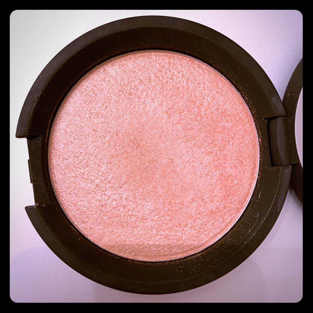 Becca Highlighter- Champagne pop